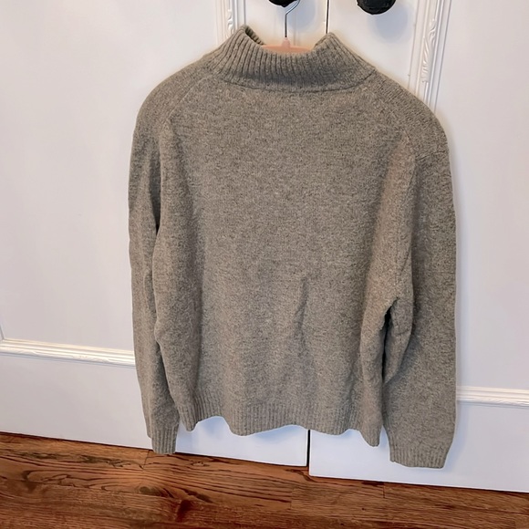 J Crew Sweater Taupe 100% Wool Zipper Neck Sweater.  Size L. Excellent condition - Picture 2 of 2